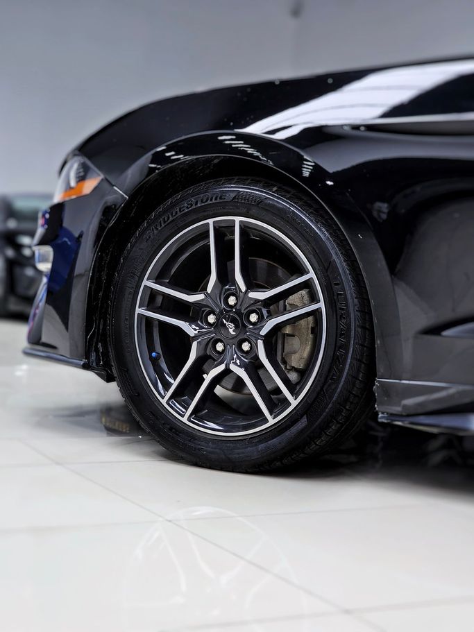 جديدة Ford Mustang شد الوجه السادس, 2.3 l, 2020 في في دبي، اللون أسود. المواصفات الأمريكية | AUTO.AE