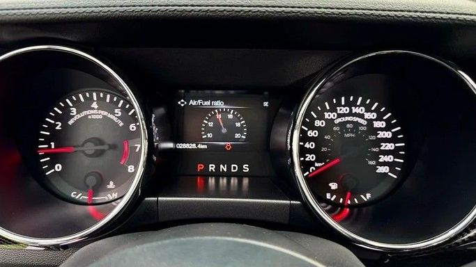 Подержанный Ford Mustang Super Snake VI, 5.2 л, 2017 в Дубае от Platform Used Cars Белый цвет. GCC | AUTO.AE