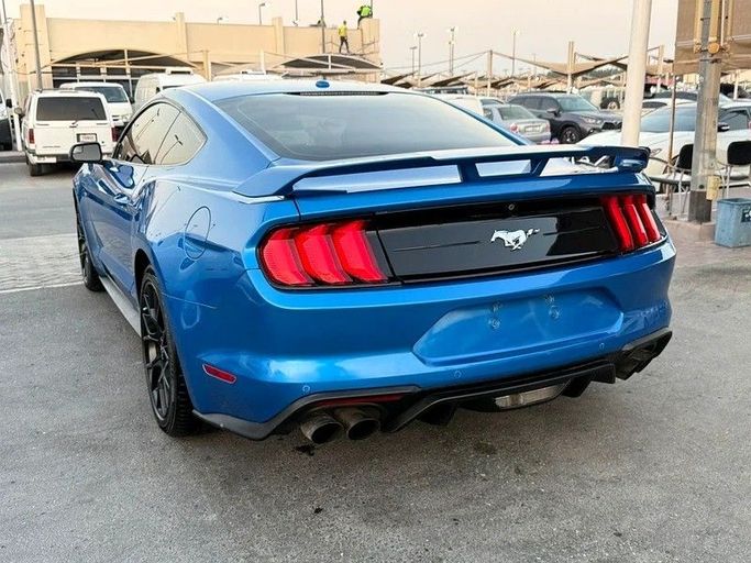 Подержанный Ford Mustang VI Рестайлинг, 2.3 л, 2019 в Дубае от Al Qemah Used Cars Синий цвет. Американская | AUTO.AE