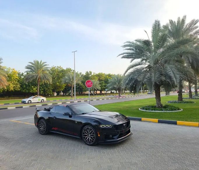 Used Ford Mustang VII, 2.3 l, 2025 in Dubai by AUTO GEMS DUBAI, Black color. American Specs | AUTO.AE