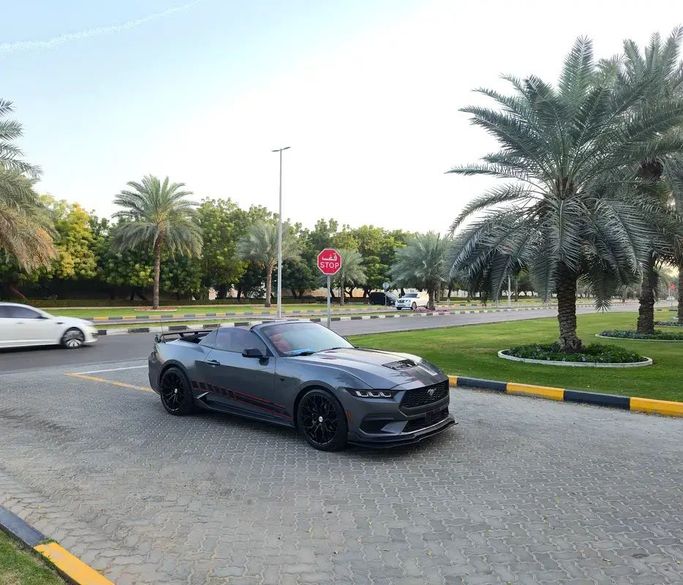 Подержанный Ford Mustang VII, 2.3 л, 2024 в Дубае от AUTO GEMS DUBAI Серый цвет. Американская | AUTO.AE