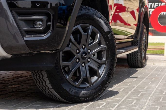 Подержанный Ford Ranger T6.2, 2.3 л, 2023 в Дубае от Linda Cars Черный цвет. GCC | AUTO.AE