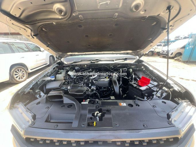 Подержанный Ford Ranger T6.2, 2.0 л, 2022 в Дубае от Alhamd Motors Серый цвет. Other | AUTO.AE