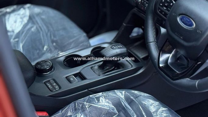 Подержанный Ford Ranger T6.2, 3.0 л, 2023 в Дубае от Alhamd Motors Оранжевый цвет. Other | AUTO.AE