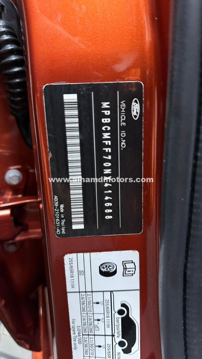 Подержанный Ford Ranger T6.2, 3.0 л, 2023 в Дубае от Alhamd Motors Оранжевый цвет. Other | AUTO.AE