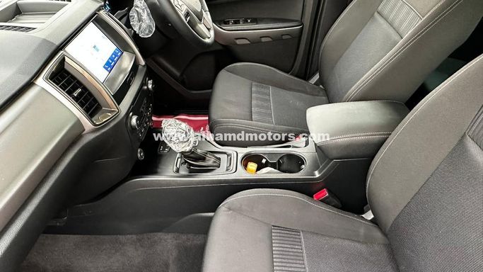 Подержанный Ford Ranger T6 Рестайлинг 2, 3.2 л, 2021 в Дубае от Alhamd Motors Белый цвет. Other | AUTO.AE