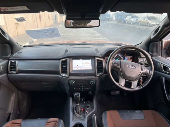 Подержанный Ford Ranger T6 Рестайлинг, 3.2 л, 2018 в Дубае от Alhamd Motors Оранжевый цвет. Other | AUTO.AE