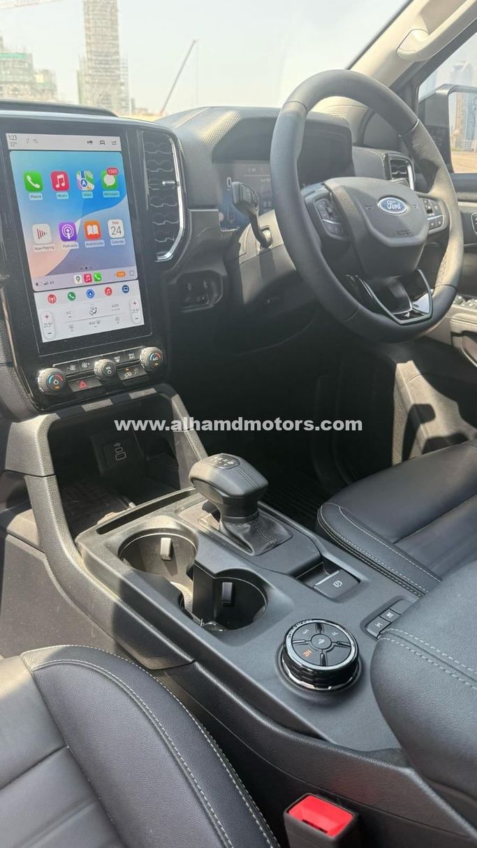 Подержанный Ford Ranger T6.2, 2.0 л, 2024 в Дубае от Alhamd Motors Синий цвет. Other | AUTO.AE