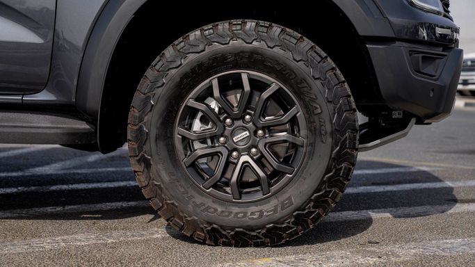 Новый Ford Ranger T6.2, 3.0 л, 2025 в Дубае от Milele Серый цвет. Other | AUTO.AE