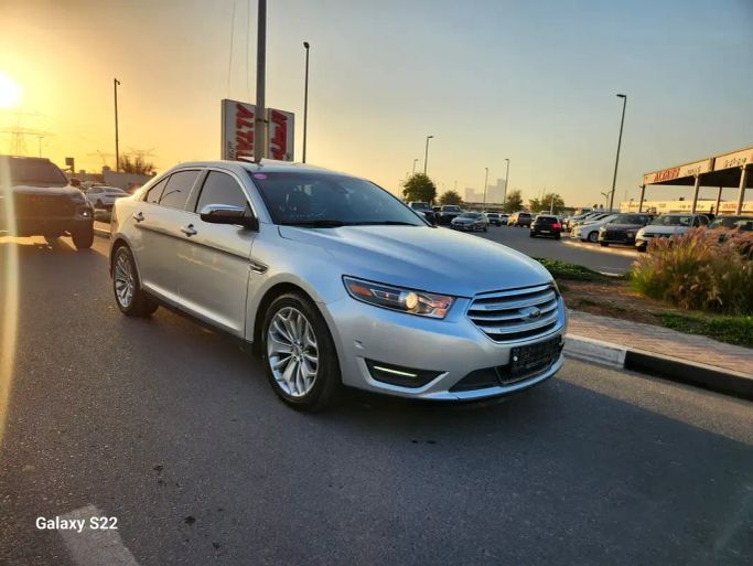 مستعملة Ford Taurus فيس ليفت السادس, 2.0 l, 2016 في في دبي من RIVER AUTO FZCO، اللون فضي. المواصفات الكورية | AUTO.AE