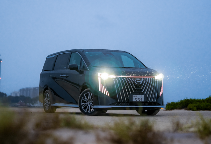 GAC M8, 2023 минивэн  класса в Дубае от One by One Car Rental - Angelyn черный цвет | AUTO.AE