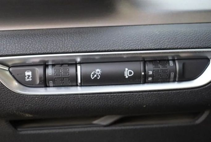 New Geely Coolray I, 1.5 l, 2023 in Dubai by Top Euro Cars, Silver color.  | AUTO.AE