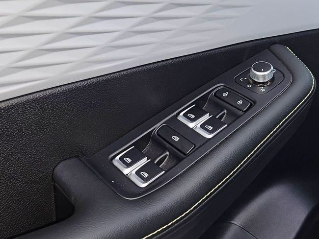 Used Geely Coolray I Facelift, 1.5 l, 2024 in Dubai by Gulf Motors, Silver color. GCC Specs | AUTO.AE