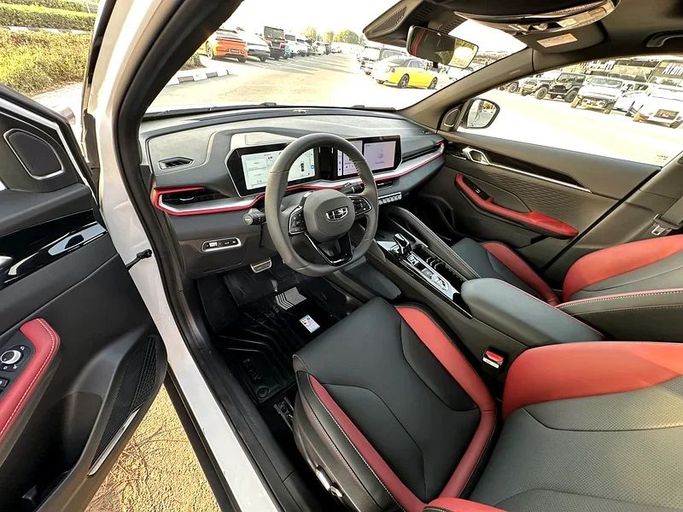 Подержанный Geely Coolray I Рестайлинг, 1.5 л, 2025 в Дубае от Formula Motors Белый цвет. GCC | AUTO.AE