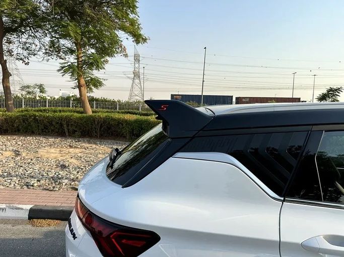 Подержанный Geely Coolray I Рестайлинг, 1.5 л, 2025 в Дубае от Formula Motors Белый цвет. GCC | AUTO.AE