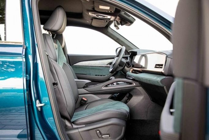 Новый Geely Monjaro I Рестайлинг, 2.0 л, 2023 в Дубае от Mohamed Hakim Motors Синий цвет. Other | AUTO.AE