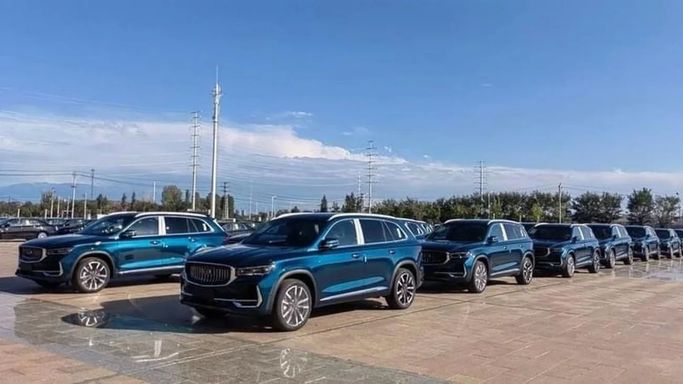 Новый Geely Monjaro I Рестайлинг, 2.0 л, 2024 в Дубае от Mohamed Hakim Motors Синий цвет. GCC | AUTO.AE