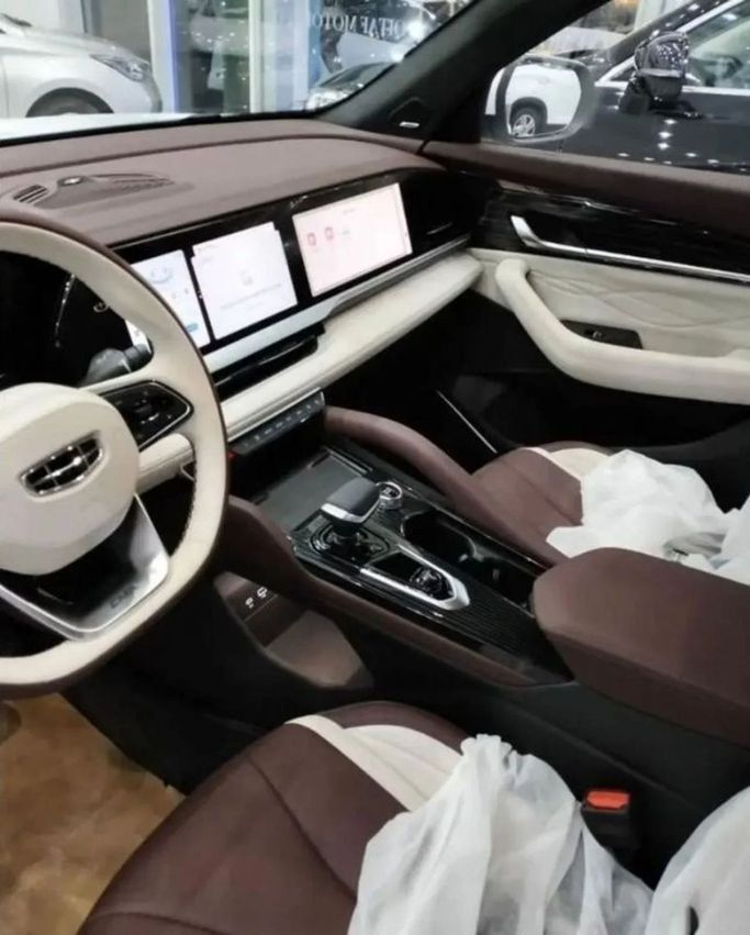 Новый Geely Monjaro I Рестайлинг, 2.0 л, 2024 в Дубае от Mohamed Hakim Motors Синий цвет. GCC | AUTO.AE