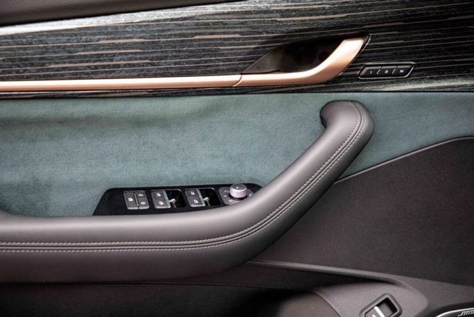 Новый Geely Monjaro I Рестайлинг, 2.0 л, 2024 в Дубае от Mohamed Hakim Motors Черный цвет. Other | AUTO.AE