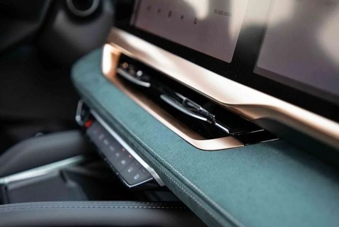 Новый Geely Monjaro I Рестайлинг, 2.0 л, 2024 в Дубае от Mohamed Hakim Motors Черный цвет. Other | AUTO.AE