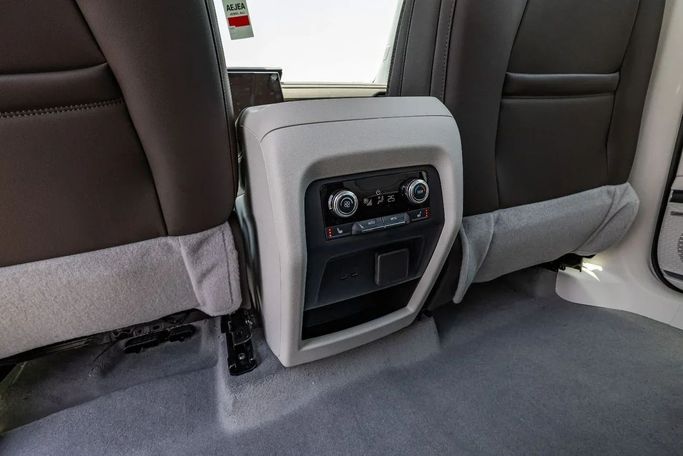 Новый GMC Acadia III, 2.5 л, 2024 в Дубае от Laith Alobaidi Motors Серый цвет. GCC | AUTO.AE