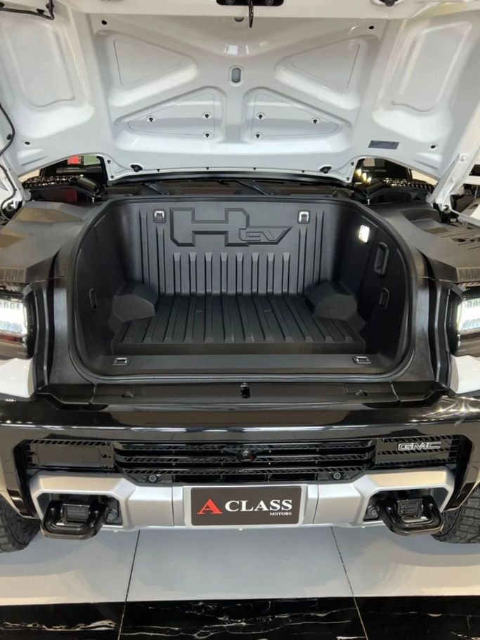 Подержанный GMC Hummer EV, 2023 в Дубае от A Class Motors Белый цвет.  | AUTO.AE