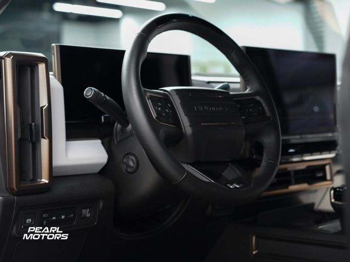 Подержанный GMC Hummer EV, 2024 в Дубае от Pearl Motors Серый цвет. GCC | AUTO.AE
