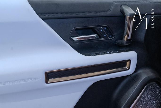 Подержанный GMC Hummer EV, 2024 в Дубае от A1 Luxury Motors Оранжевый цвет. Американская | AUTO.AE