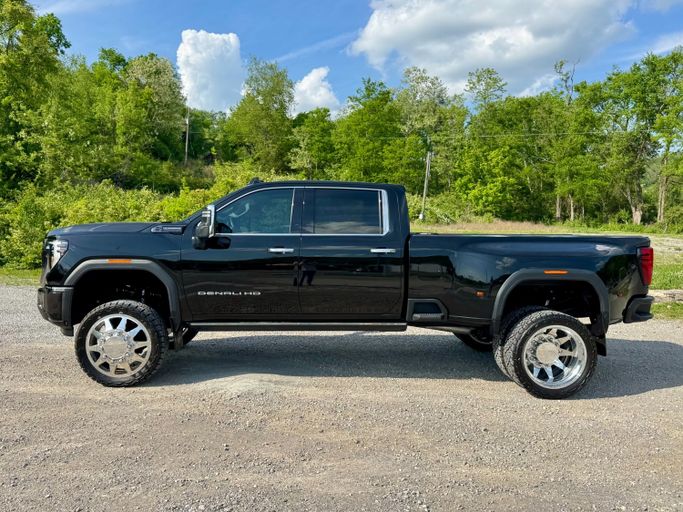 Подержанный GMC Sierra HD 3500 HD V (T1XX), 6.6 л, 2024 в ОАЭ, Дубай Черный цвет. Американская | AUTO.AE | Объявление #277719