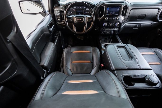 Used GMC Sierra IV, 6.2 l, 2020 in Dubai by Linda Cars, White color. GCC Specs | AUTO.AE