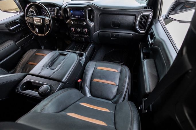 Used GMC Sierra IV, 6.2 l, 2020 in Dubai by Linda Cars, White color. GCC Specs | AUTO.AE