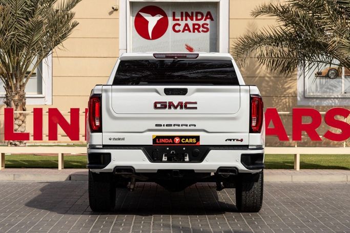 Used GMC Sierra IV, 6.2 l, 2020 in Dubai by Linda Cars, White color. GCC Specs | AUTO.AE