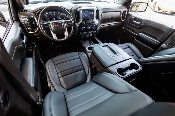 Подержанный GMC Sierra IV, 5.3 л, 2021 в Дубае от Linda Cars Черный цвет. GCC | AUTO.AE
