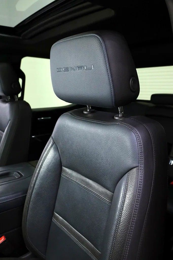 Подержанный GMC Sierra IV, 6.2 л, 2021 в Дубае от Al Faris Motors Черный цвет. GCC | AUTO.AE