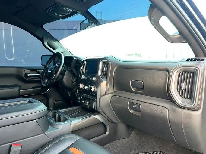 Подержанный GMC Sierra IV, 6.2 л, 2020 в Дубае от The One Motors Черный цвет. GCC | AUTO.AE