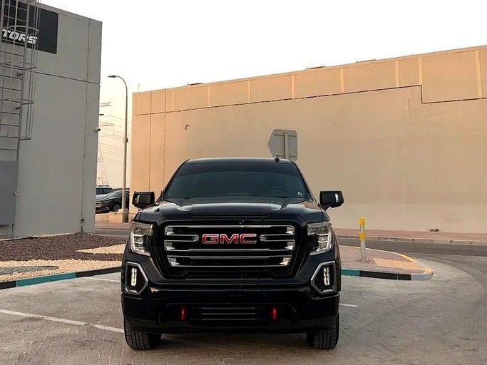 Подержанный GMC Sierra IV, 6.2 л, 2020 в Дубае от The One Motors Черный цвет. GCC | AUTO.AE