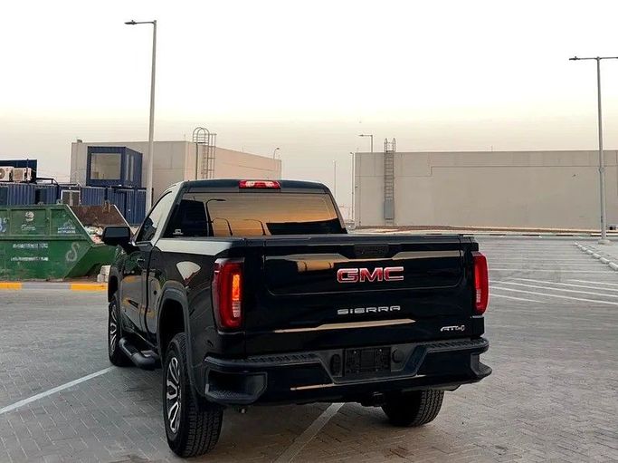 Подержанный GMC Sierra IV, 6.2 л, 2020 в Дубае от The One Motors Черный цвет. GCC | AUTO.AE