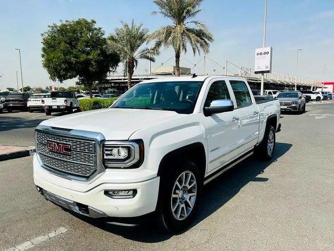 Used GMC Sierra IV, 6.2 l, 2018 in Dubai by First Choice Motors, White color. GCC Specs | AUTO.AE