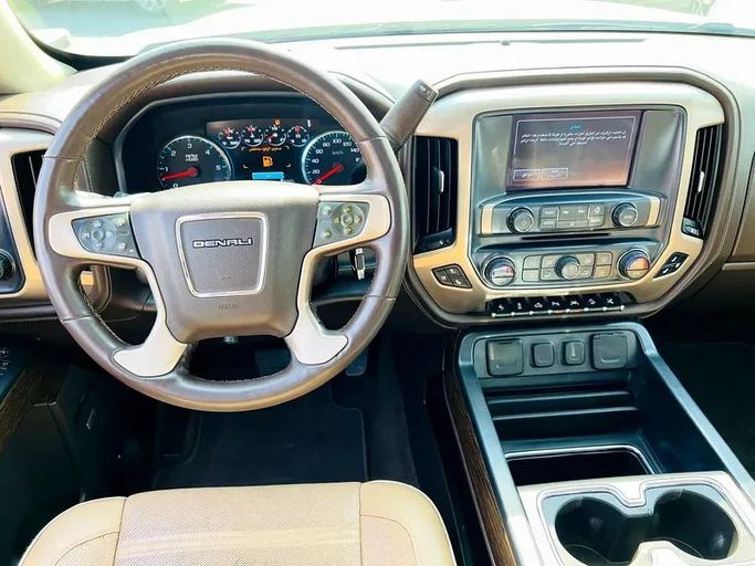 Used GMC Sierra IV, 6.2 l, 2018 in Dubai by First Choice Motors, White color. GCC Specs | AUTO.AE