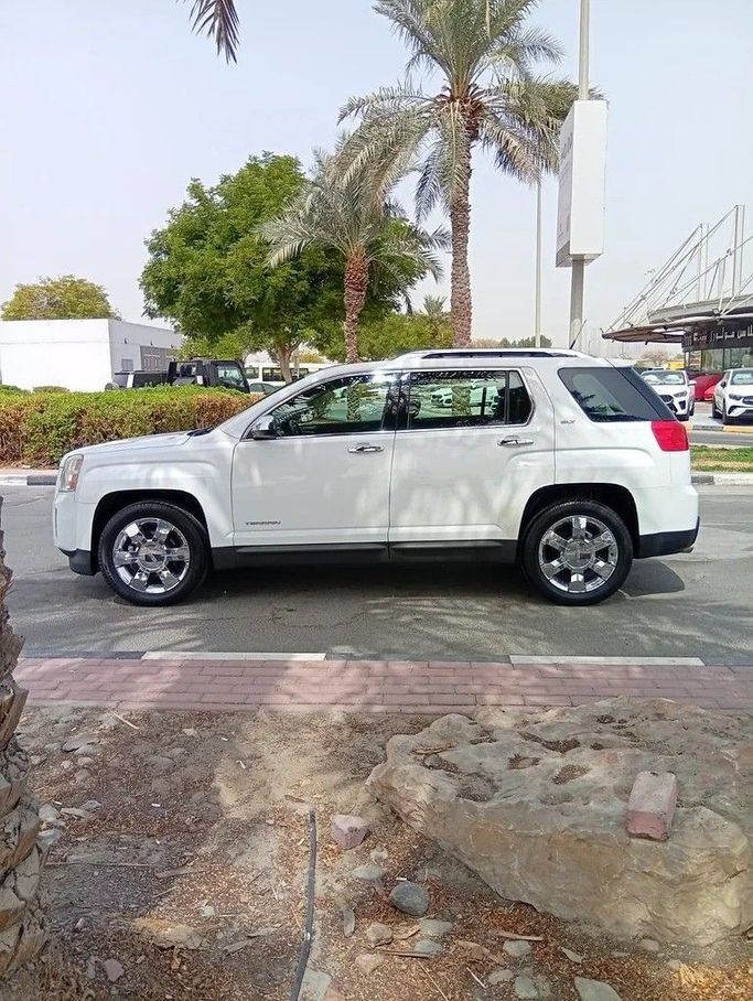 Used GMC Terrain I, 3.6 l, 2013 in Dubai by Metro Motors, White color. GCC Specs | AUTO.AE