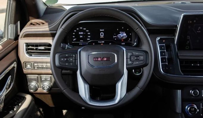Новый GMC Yukon V, 5.3 л, 2024 в Дубае от Dresden Motors Серый цвет. GCC | AUTO.AE