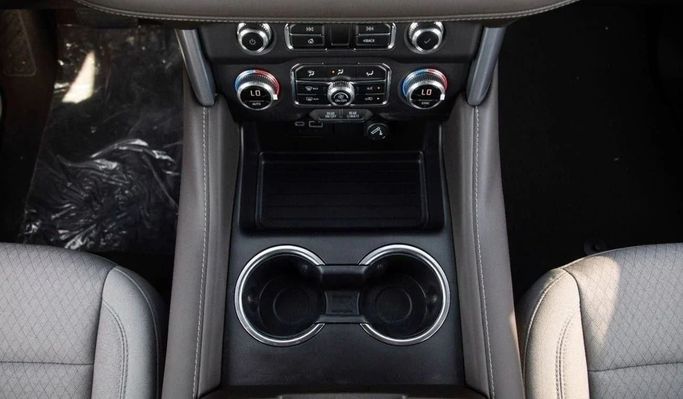 Новый GMC Yukon V, 5.3 л, 2024 в Дубае от Dresden Motors Серый цвет. GCC | AUTO.AE