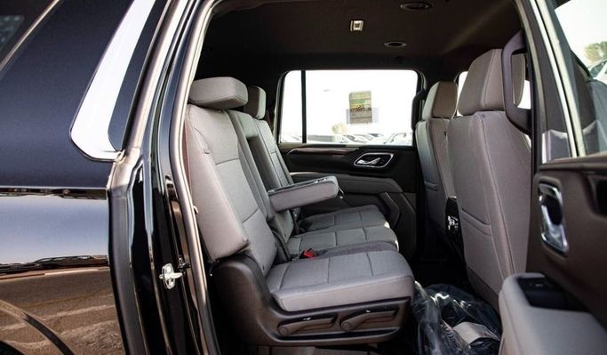 Новый GMC Yukon V, 5.3 л, 2024 в Дубае от Dresden Motors Серый цвет. GCC | AUTO.AE