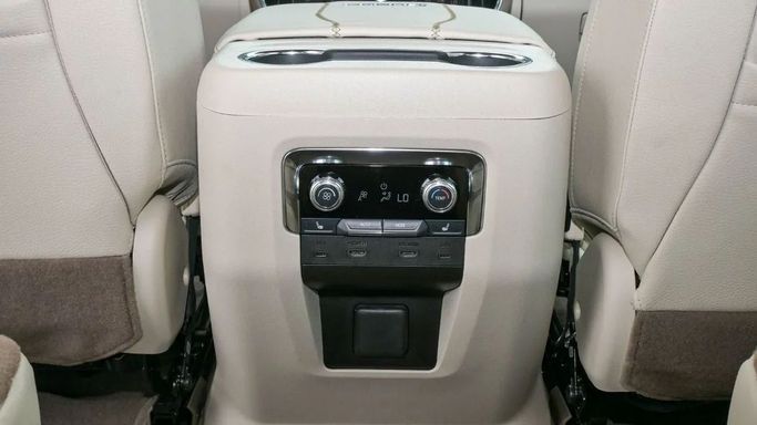 Новый GMC Yukon V Рестайлинг, 6.2 л, 2025 в Дубае от Laith Alobaidi Motors Черный цвет. GCC | AUTO.AE