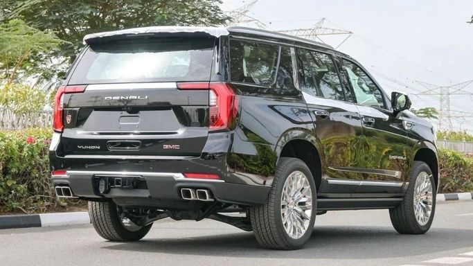Новый GMC Yukon V Рестайлинг, 6.2 л, 2025 в Дубае от Laith Alobaidi Motors Черный цвет. GCC | AUTO.AE
