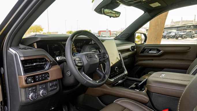 Новый GMC Yukon V Рестайлинг, 6.2 л, 2025 в Дубае от Milele Черный цвет. Other | AUTO.AE