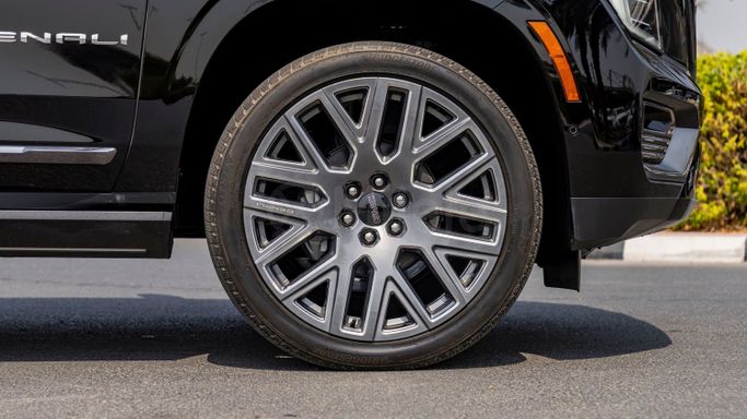 Новый GMC Yukon V Рестайлинг, 6.2 л, 2025 в Дубае от Milele Черный цвет. Other | AUTO.AE