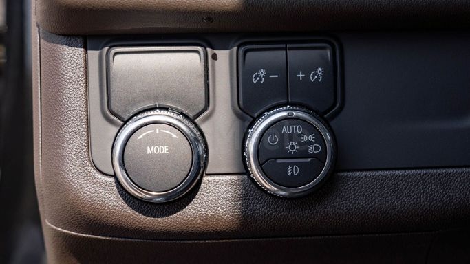 New GMC Yukon V Facelift, 5.3 l, 2025 in Dubai by Milele, Black color. Other | AUTO.AE