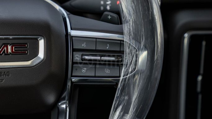 New GMC Yukon V Facelift, 5.3 l, 2025 in Dubai by Milele, Black color. Other | AUTO.AE