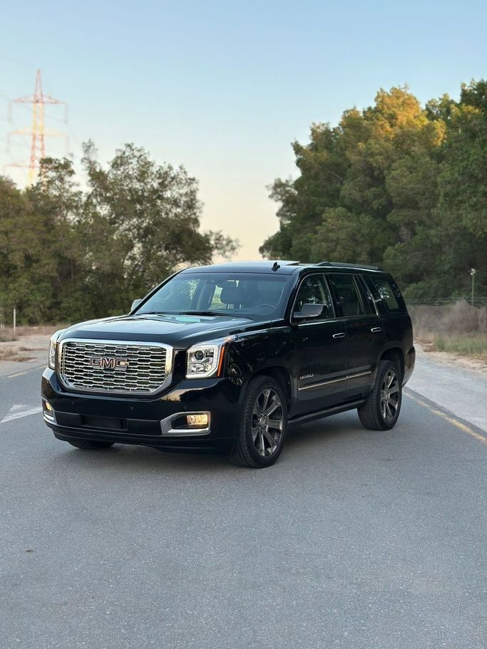 Подержанный GMC Yukon IV (GMT K2UG), 6.2 л, 2015 в Дубае от Alzahiah Cars Черный цвет. GCC | AUTO.AE